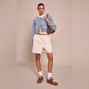 Pretty Little Thing Mid Blue Wash Collarless Cropped Denim Jacket Size US 4